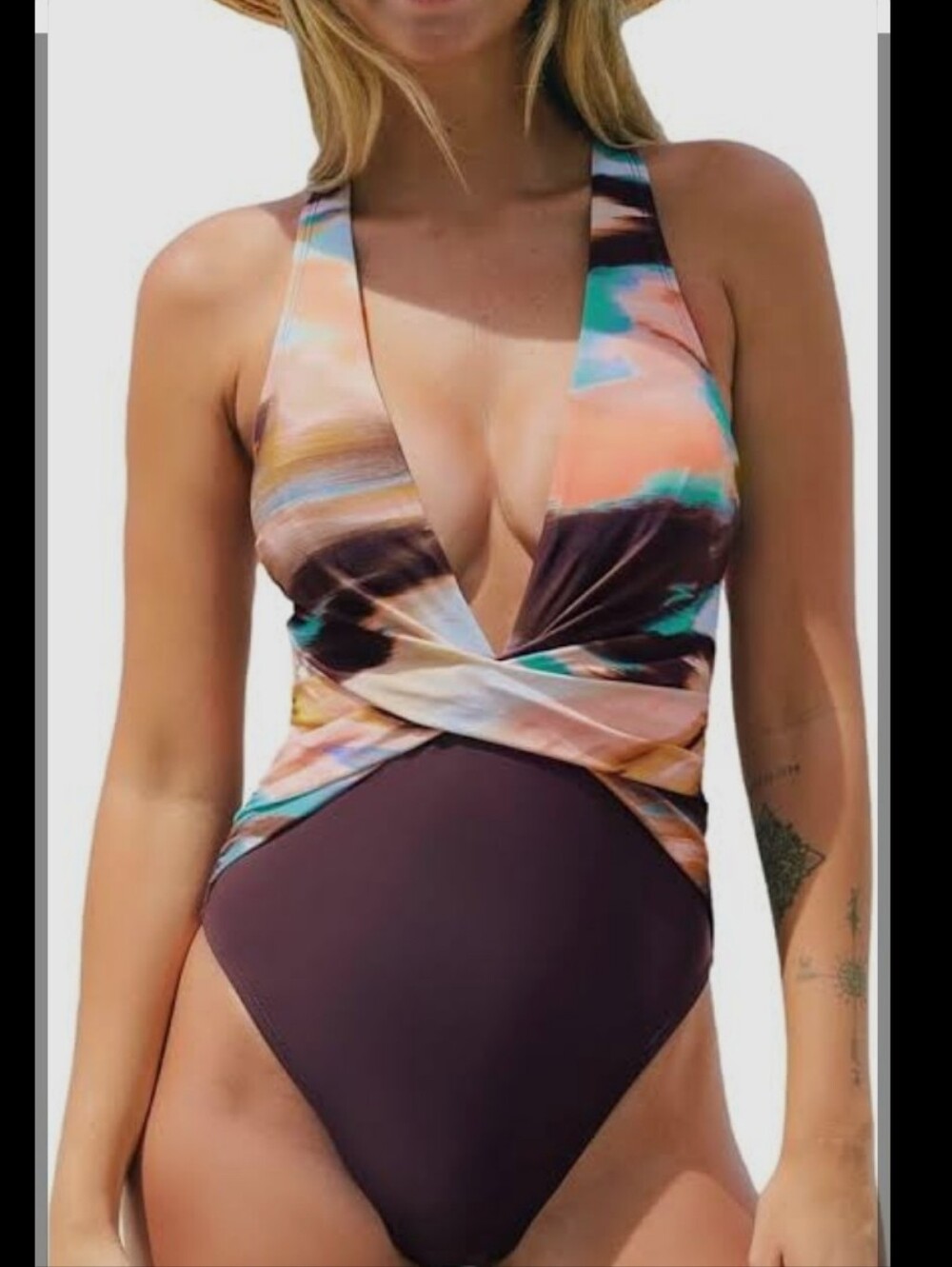 NWT Cupshe Grooving Abstract Crossback One Piece Size L
